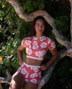 Indie Crop Tee | Hibiscus Wash Red / Beige