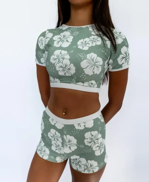 Indie Crop Tee | Hibiscus Moss / Off white